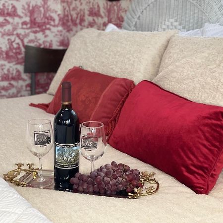 The Langworthy Inn & Winery Westerly Pokoj fotografie