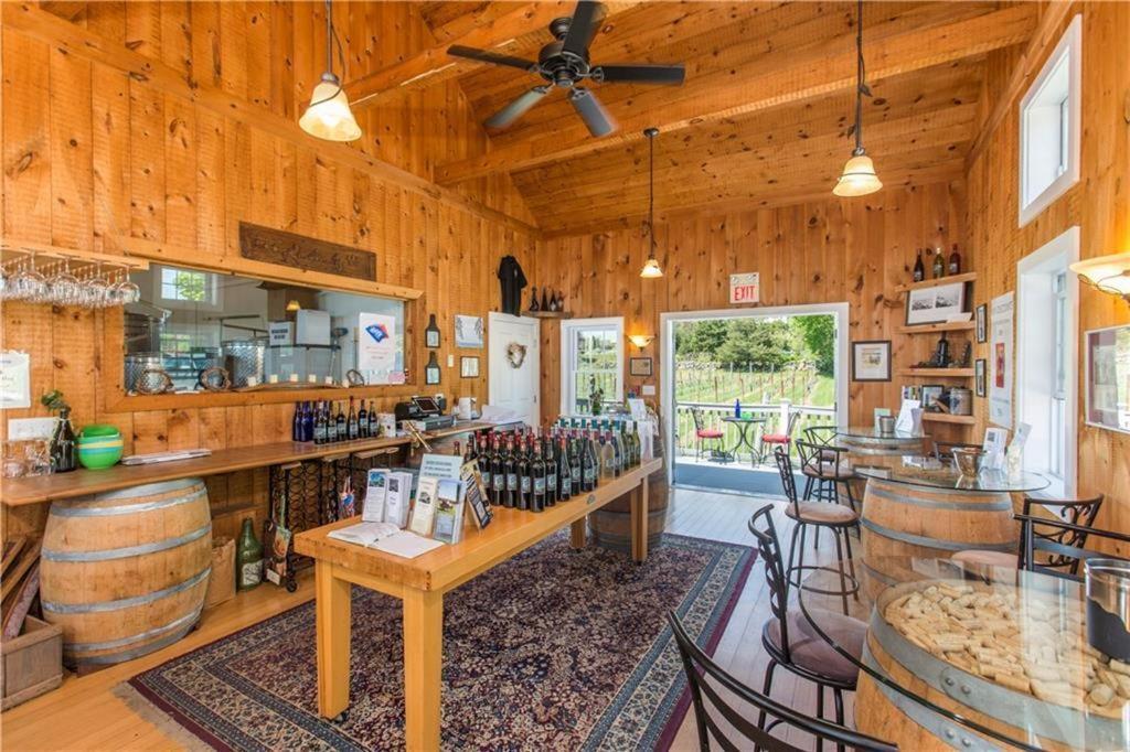 The Langworthy Inn & Winery Westerly Exteriér fotografie